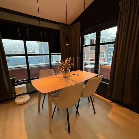 Koselig Sentral Med Gratis Parkering Apartament Tromsø